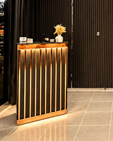 Makas Hair Studio Güzelbahçe resepsiyon alanı